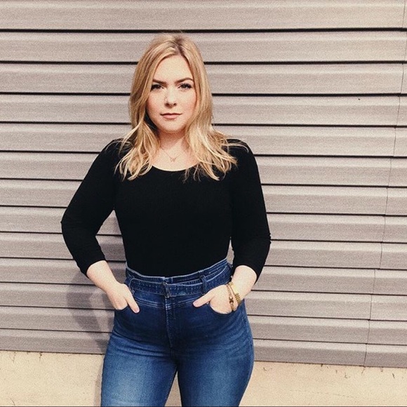 Welcome to J’s closet! Make me an offer 🦋✨💰 - Picture 2 of 4